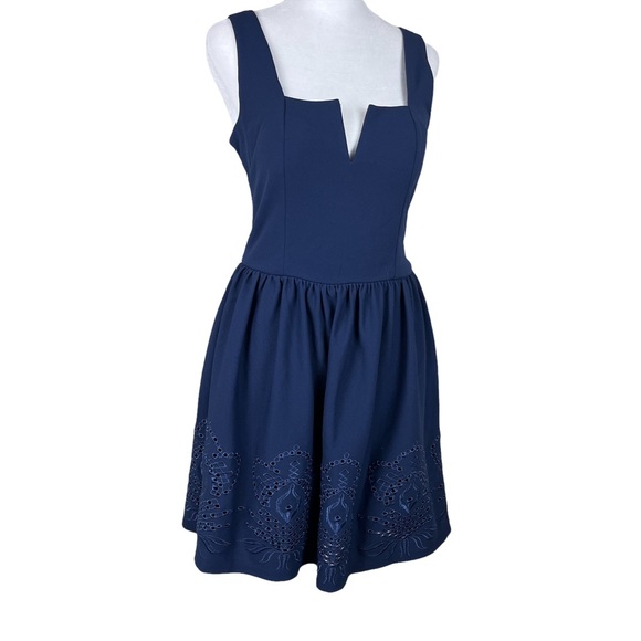 Mi Ami Short Navy Dress Eyelet Lace size m - Picture 4 of 15